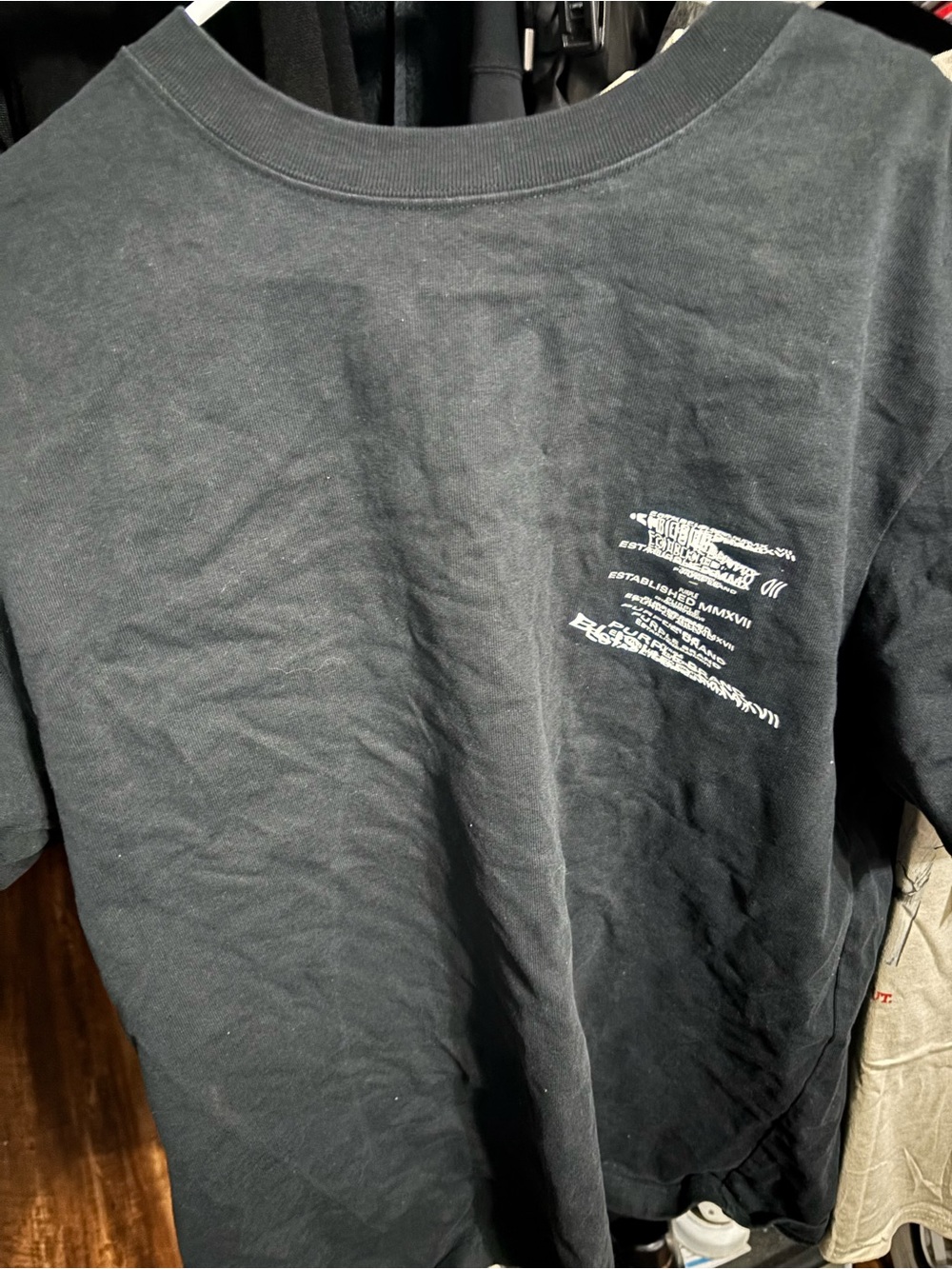 PURPLE T-SHIRT
JERSEY BLACK